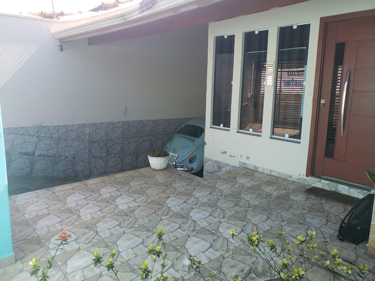 Casa muito boa em Bairro, analisa permuta